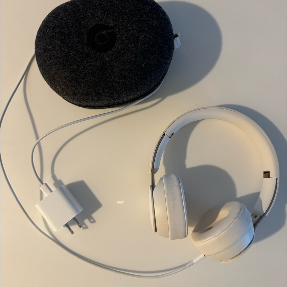 Beats Solo Pro White Wireless Headphones with Case